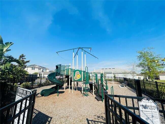 Building Photo - 5526 Tranquila Ln