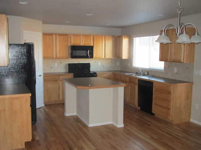 Building Photo - 427 Bow Creek Ln