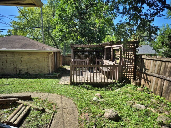Building Photo - 1450 N Campbell Ave