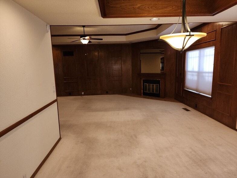 Building Photo - 9335 Admiral Lowell Pl NE