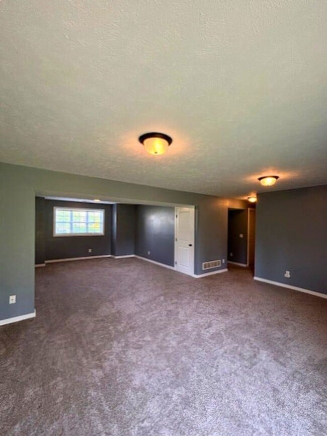 Building Photo - 3780 Timberlake Ct SE