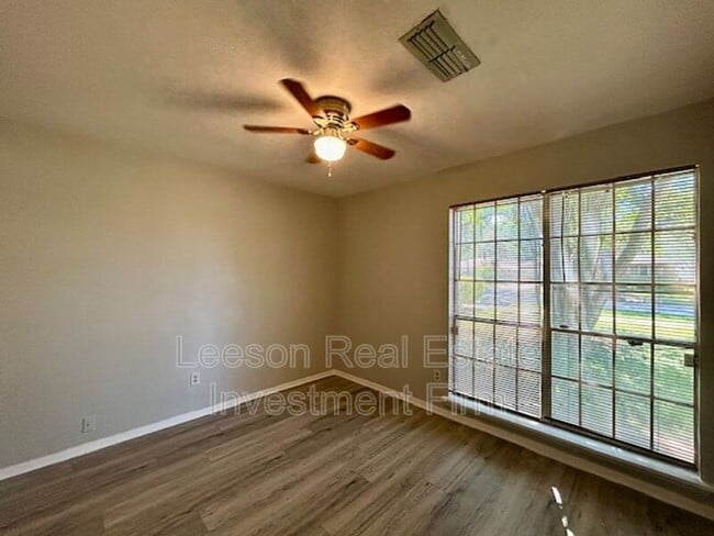 Building Photo - 317 Oregon Ave