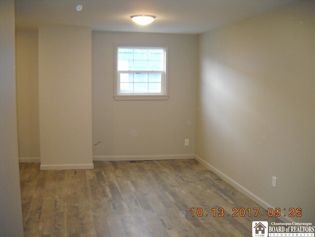 Building Photo - 106 Chautauqua Ave