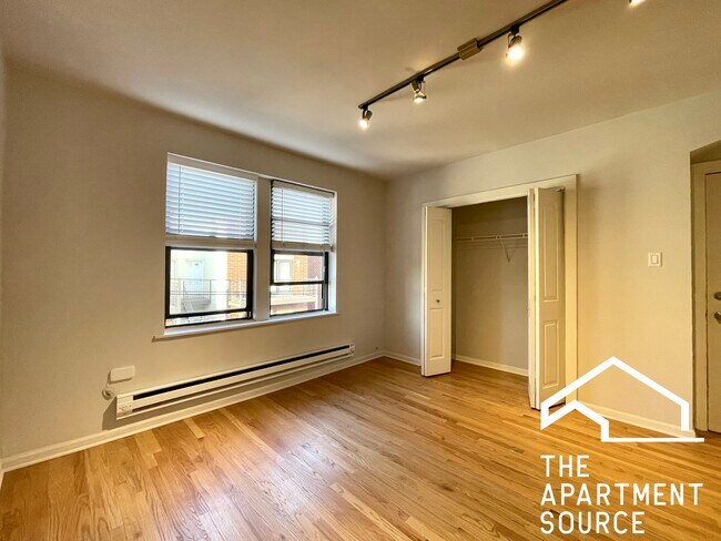 Building Photo - 2834 W Palmer St