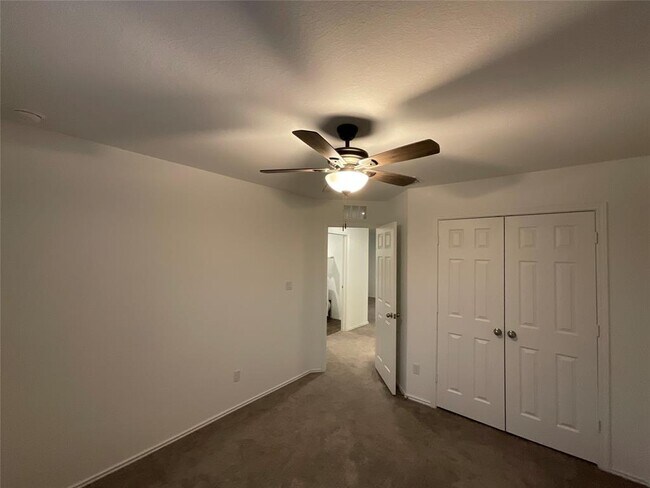 Building Photo - 128 Banyon Dr