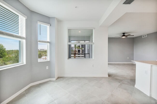 Building Photo - 14081 Heritage Landing Blvd