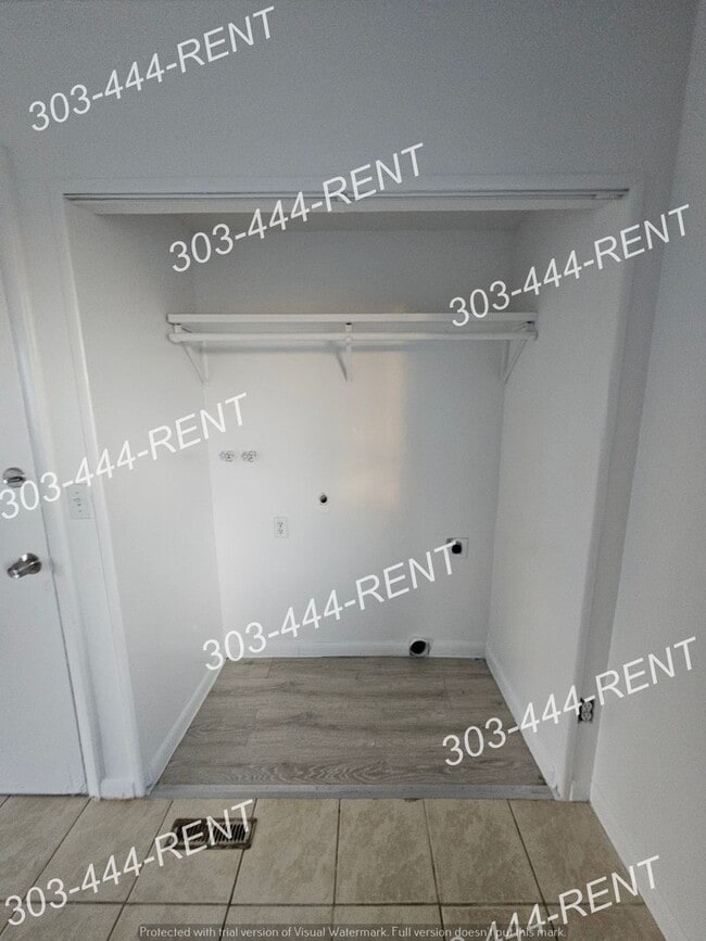 Building Photo - Rent Recently Lowered!!! Convenient 3 bedroom!!!!