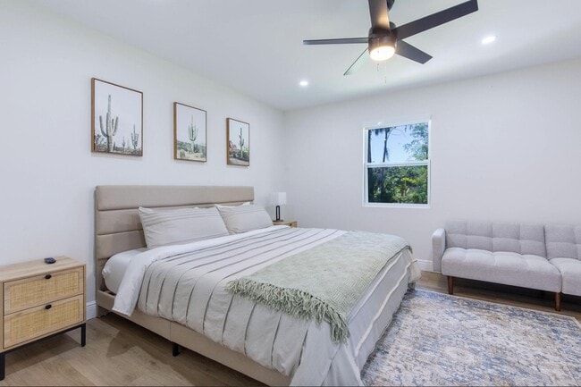 Building Photo - 16932 Aintree Dr W