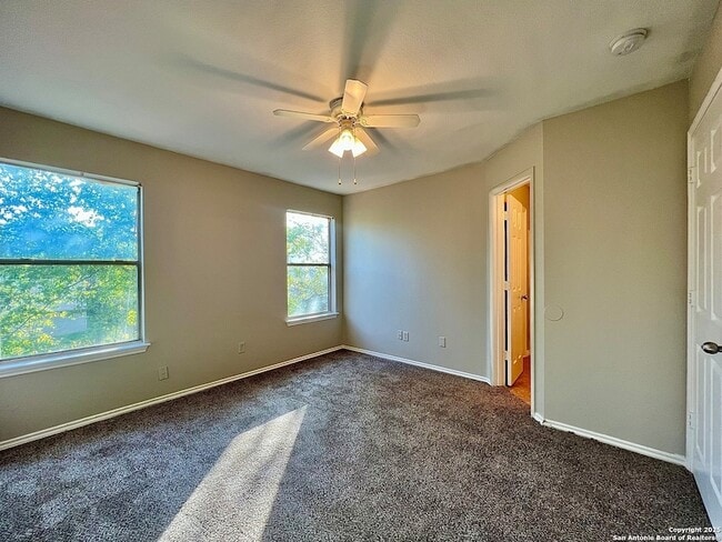 Building Photo - 5602 Golf Mist