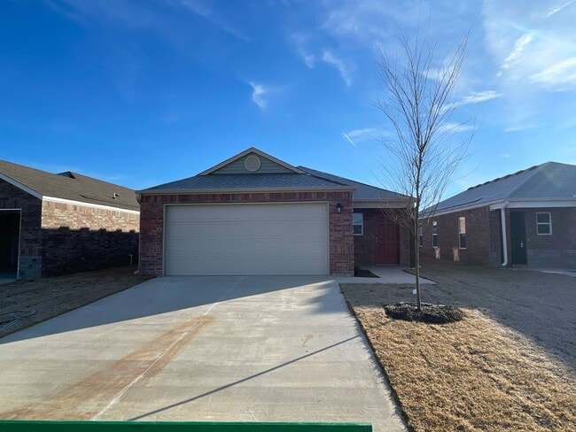 Building Photo - Pre-Leasing Now: Modern 3-Bedroom, 2-Bath Home in Barberry Court!
