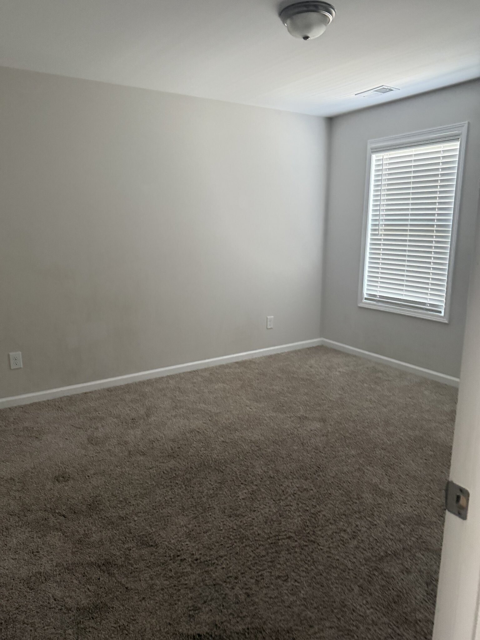 Building Photo - 85 Ridge Cir Dr