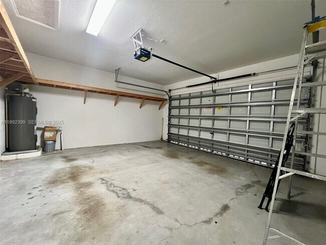 Building Photo - 1423 SW 147th Ave