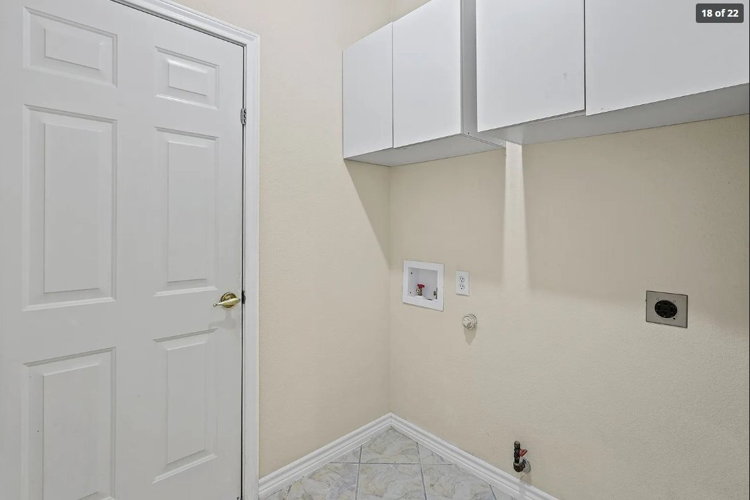 Building Photo - 2127 Ballycastle Dr