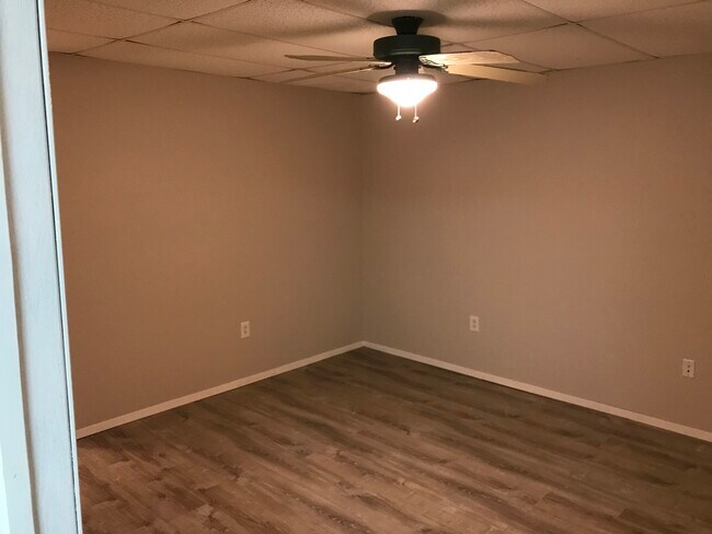 Bedroom 2 - 351 Chicago Rd