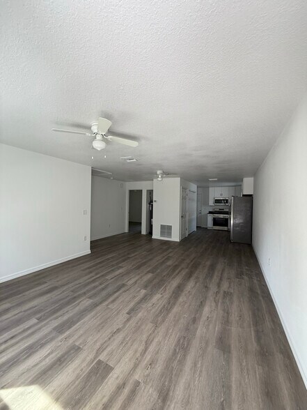 Building Photo - 53 Poplar Rd