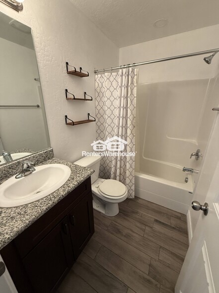 Building Photo - 1347 Skip St