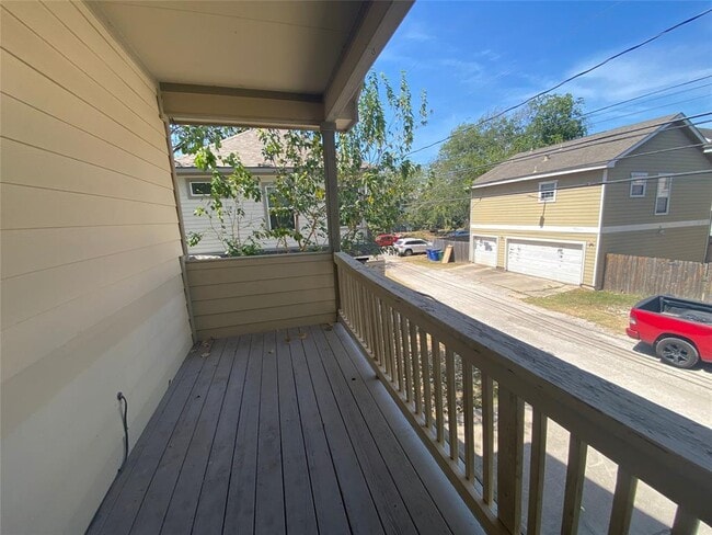 Building Photo - 5502 Evans Ave