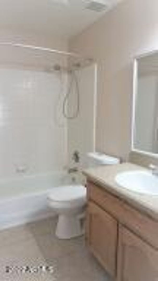 Building Photo - 2853 Northridge St