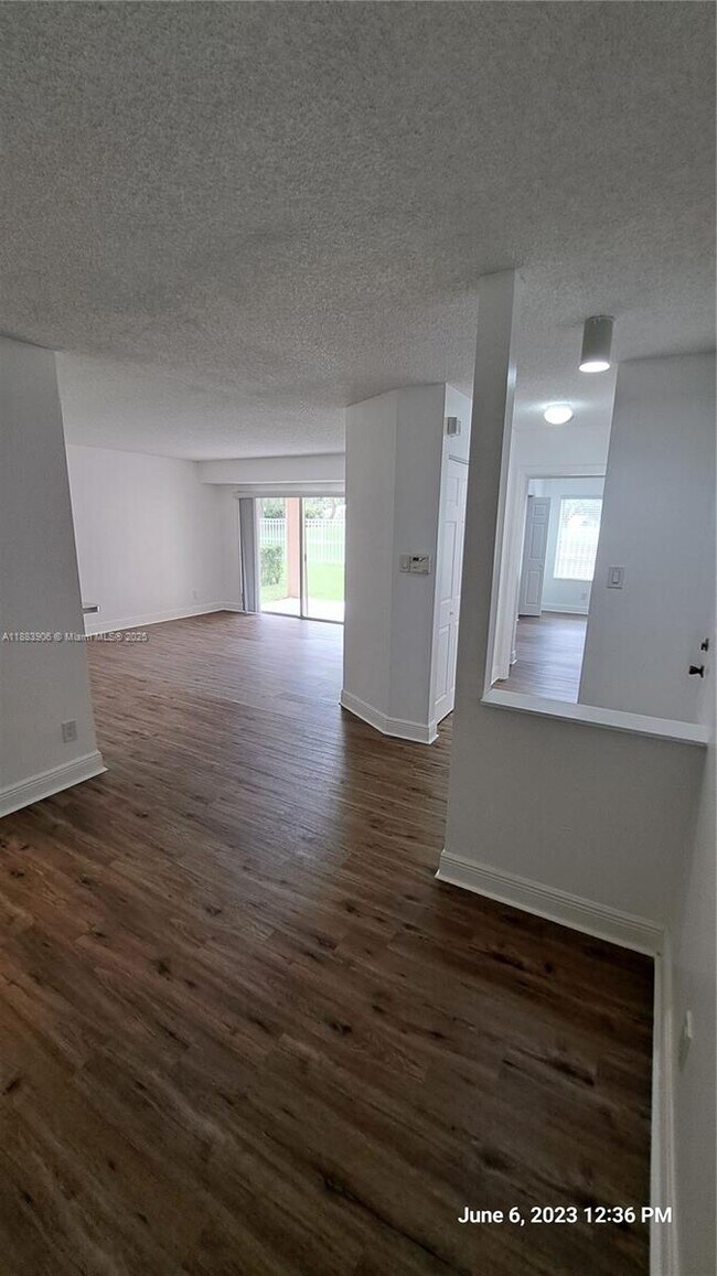 Building Photo - 15770 SW 106th Terrace