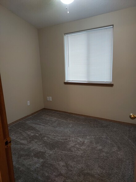 Bedroom 3 - 7910 SE 67th Ave