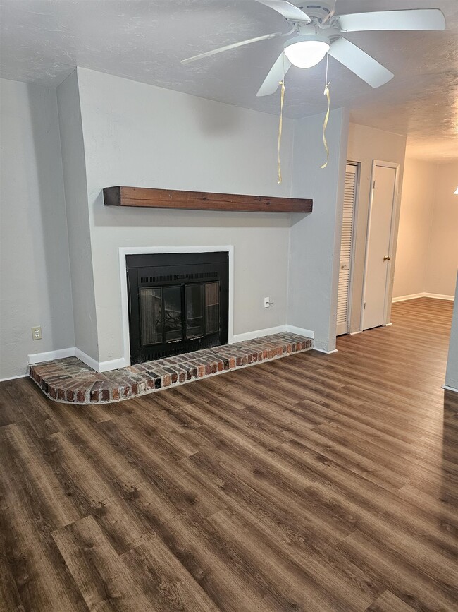 Building Photo - 2985 Woodrich Dr