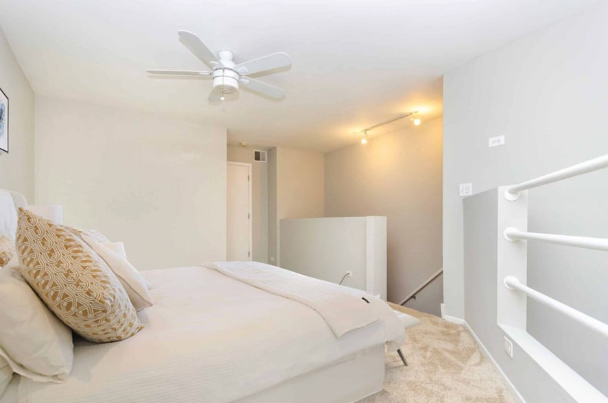 Building Photo - 941 W Grace St