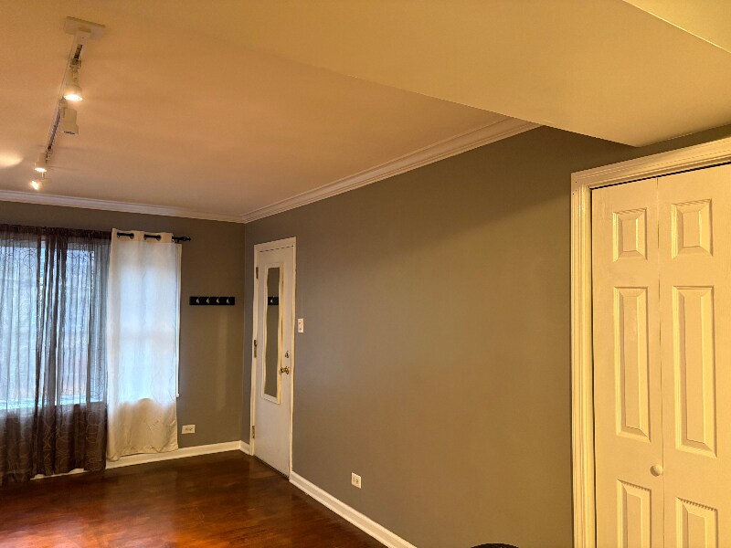 Building Photo - 129 Elmwood Ave