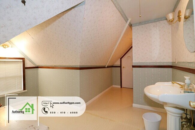 Building Photo - 1804 Chestnut St