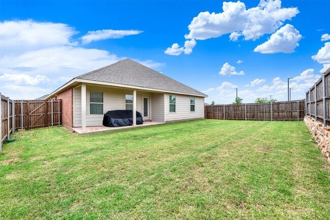 Building Photo - 720 Willow View Way