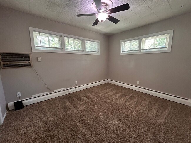 Building Photo - $0 DEPOSIT OPTION. 2 BEDROOM 1 BATH, XERISCAPED YARD CLOSE TO BELMAR, O'KANE PARK AND ST ANTHONY'S!