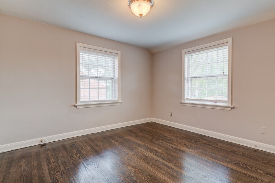 Building Photo - 1126 Sanford Ave