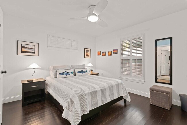 Building Photo - 36 Weeden St