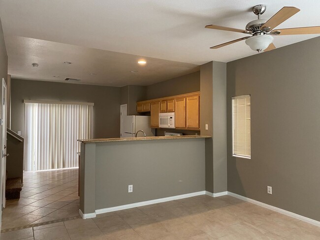 Building Photo - 2 Story 2 brm 2 1/2 bath 1 car garage home