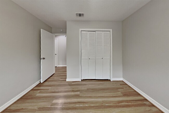 Building Photo - 6214 Arcadian Shores Dr