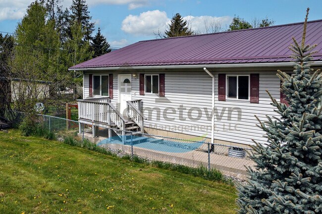 Primary Photo - 6498 Tamarack Ln