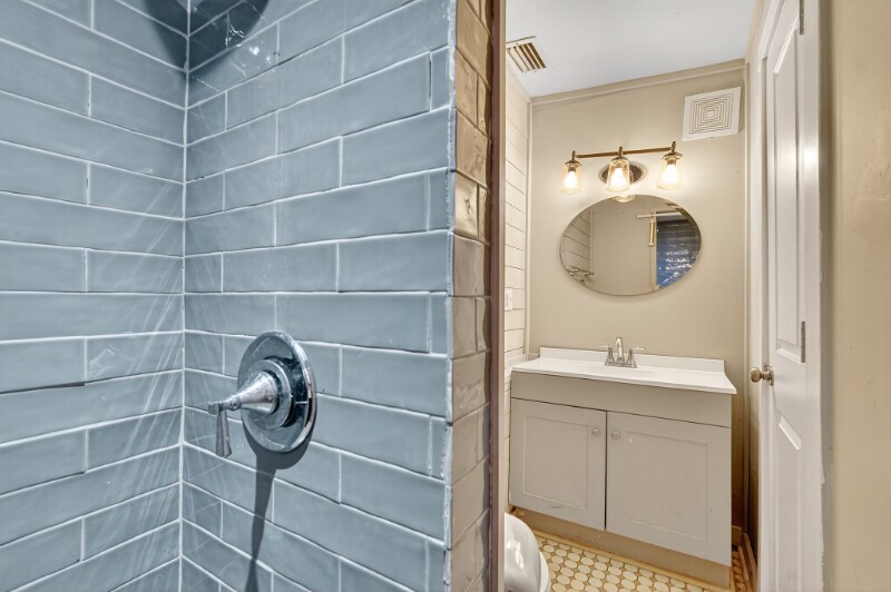 Building Photo - 2348 37th St S