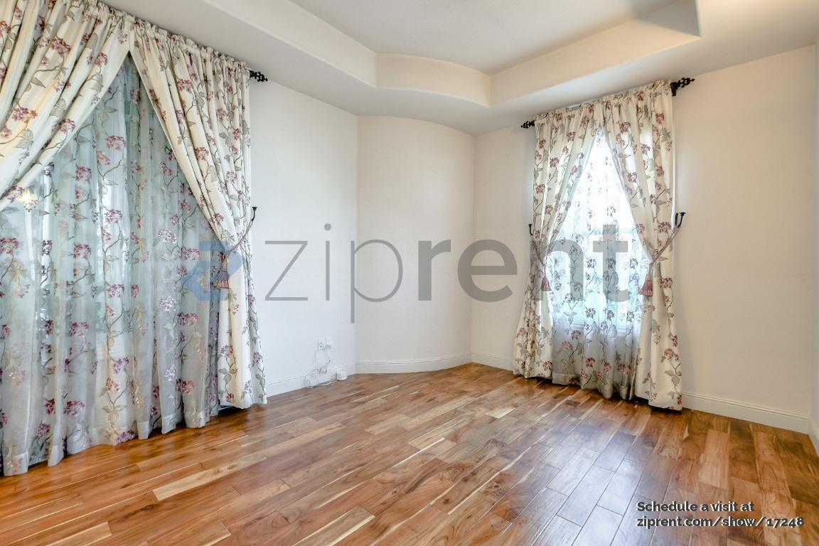 Building Photo - Unit