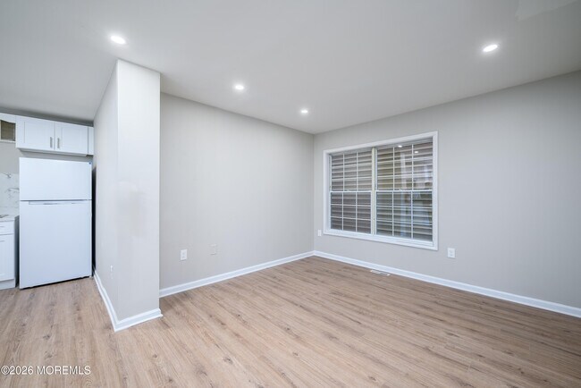 Building Photo - 114 Watson Ave