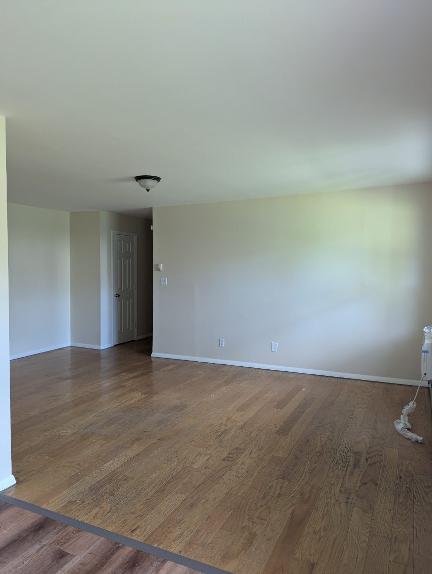Building Photo - 5B Hemlock Dr