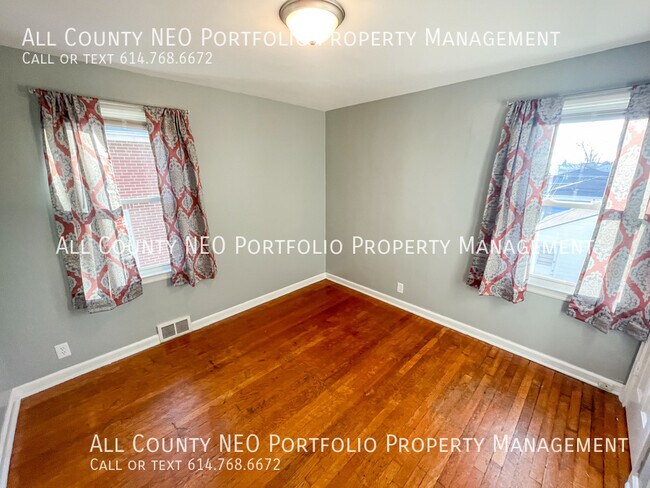 Building Photo - 35 N Brinker Ave