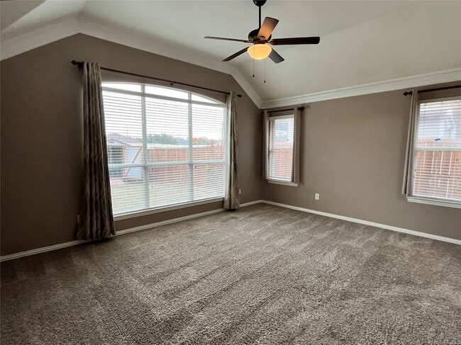 Building Photo - 3917 Miramar Dr