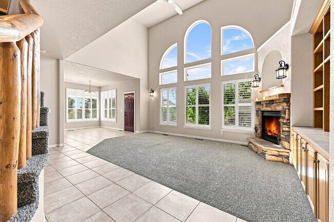 Building Photo - $3,040.95, 6 bed, 4 bath located in Colorado Springs