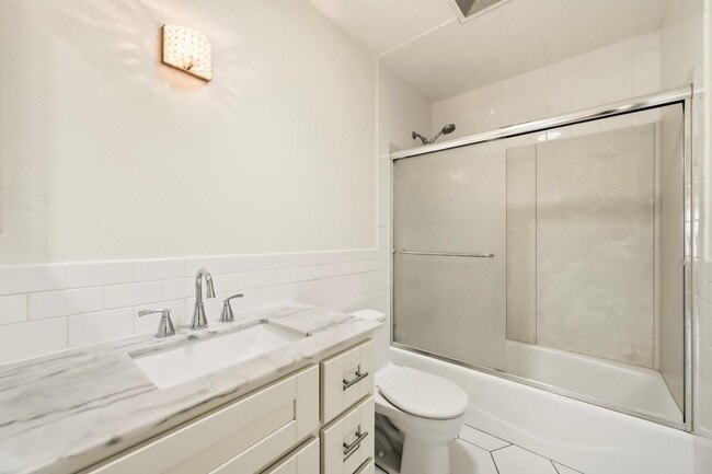 Building Photo - 1677 Sandos St