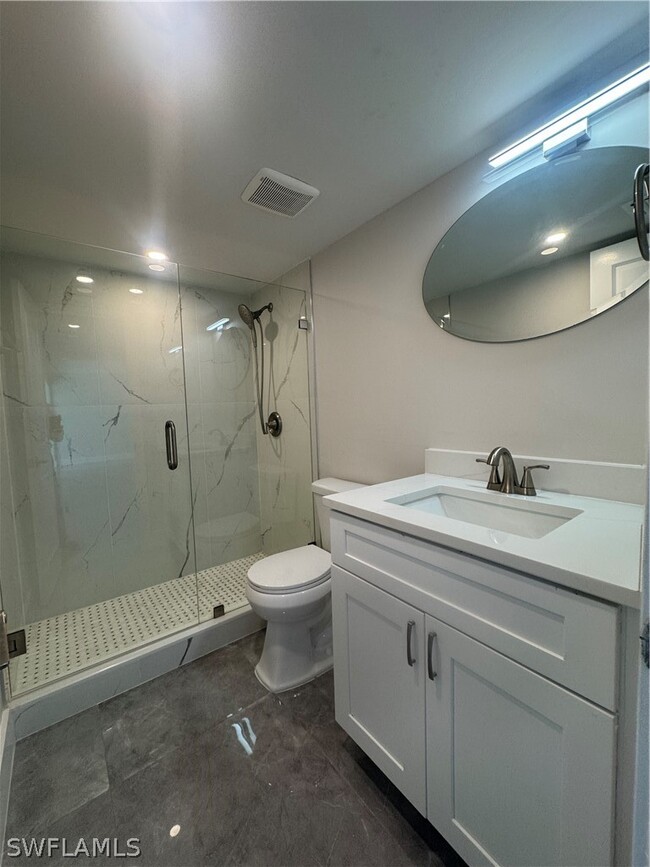 Building Photo - 637 12th Ave S