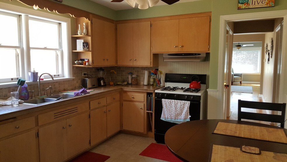 Eat In Kitchen - 6116 N Meade Ave