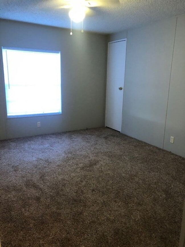 Building Photo - 3 Bedroom Doublewide for Rent