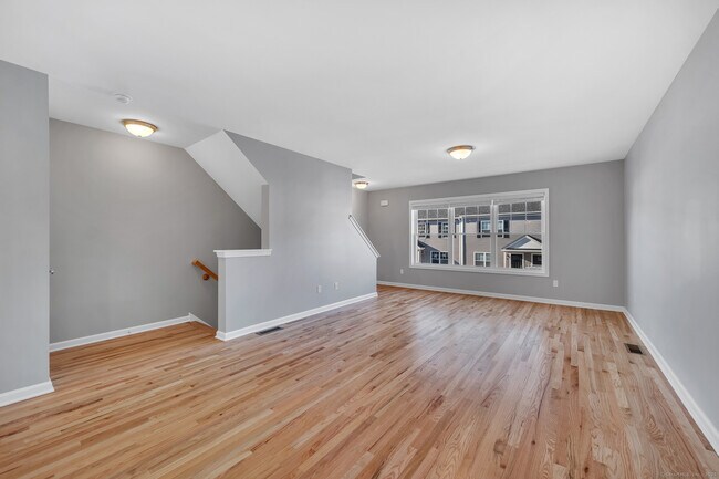 Building Photo - 88 Woodhouse Ave