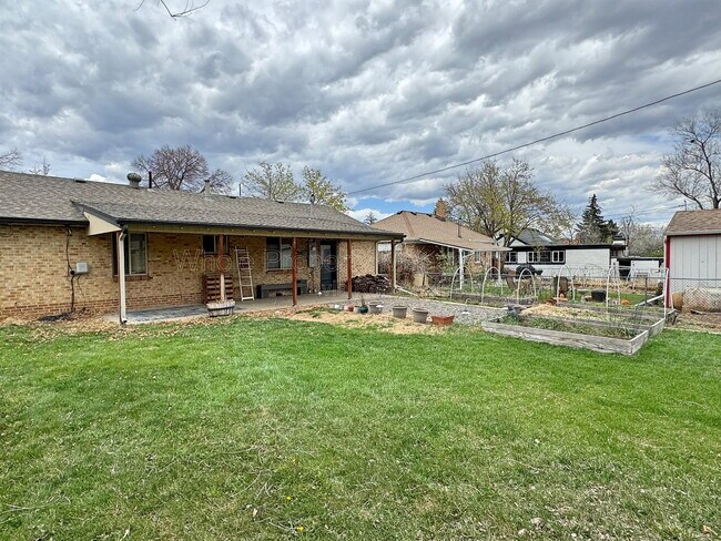 Building Photo - 646 S Canosa Ct