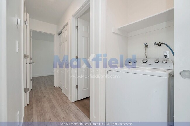 Building Photo - FREE MONTH! North Salt Lake 2 BD 1 BA - $500.00 Security Deposit OAC -Brookside Lofts Unit 01