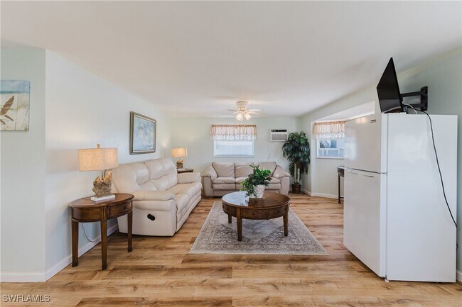 Building Photo - 950 San Carlos Dr